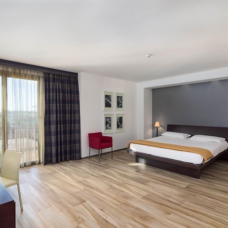 Grand Hotel Tiziano E Dei Congressi Lecce Esterno foto