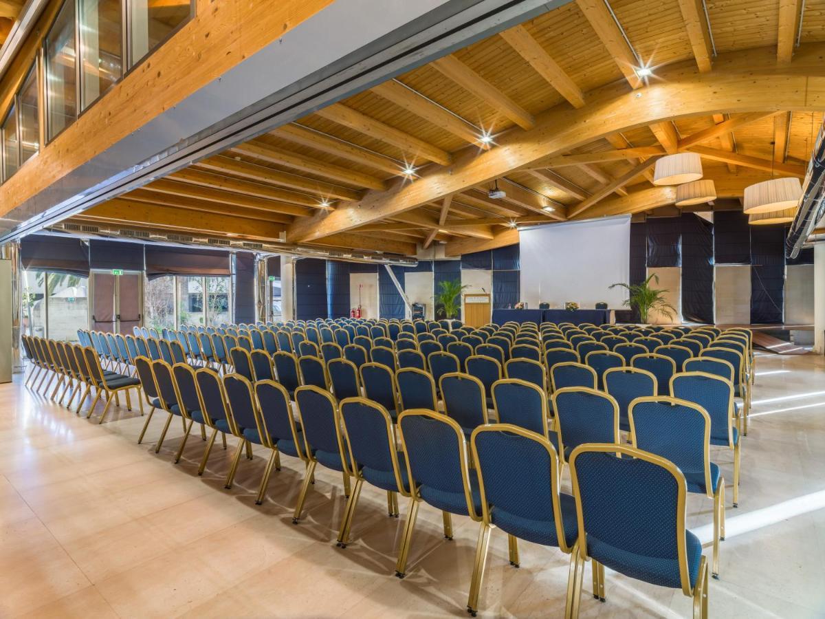 Grand Hotel Tiziano E Dei Congressi Lecce Esterno foto